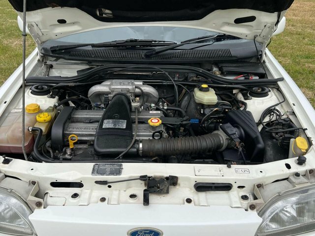 Ford Escort LX White #18