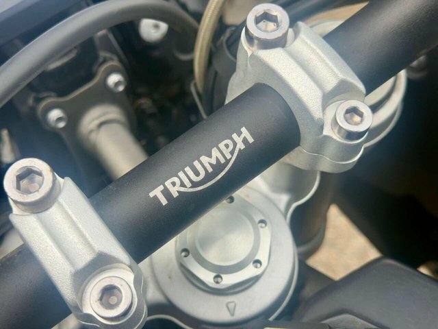 Triumph  Triple 1050 Rs Black #1