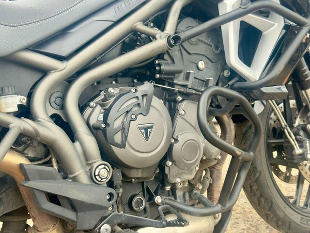 Triumph  Triple 1050 Rs Black #9
