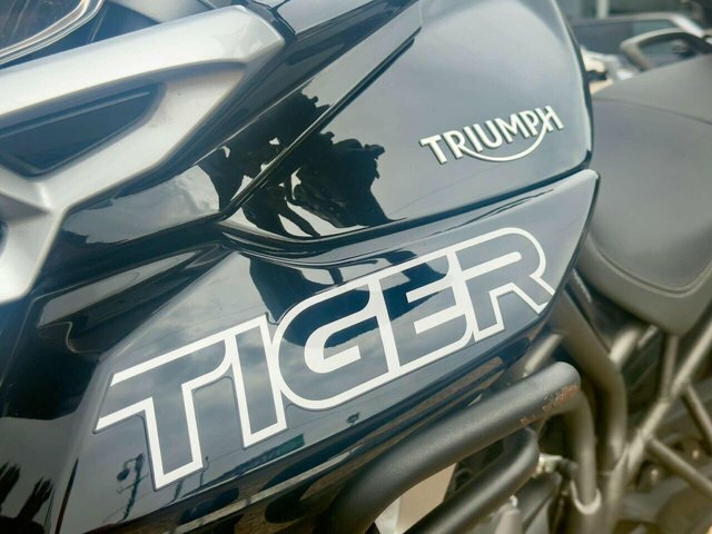 Triumph  Triple 1050 Rs Black #3