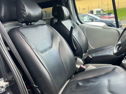 Renault Trafic 2.0 Trafic Ll29 YG62UML Black #6