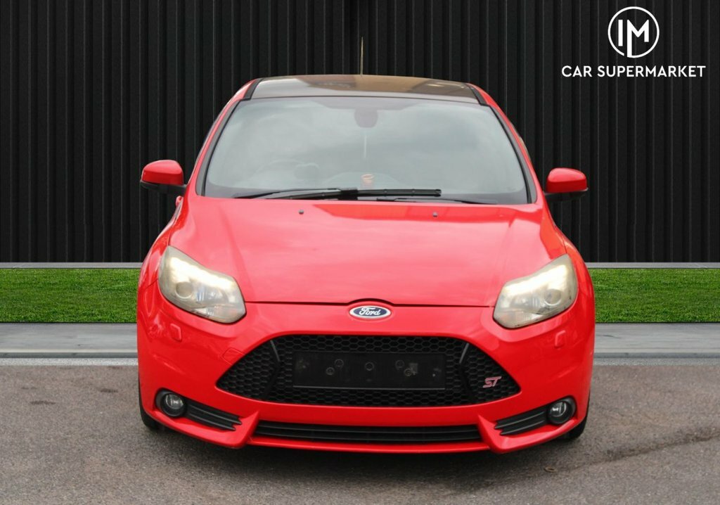 Ford Focus 2L St-3 Red