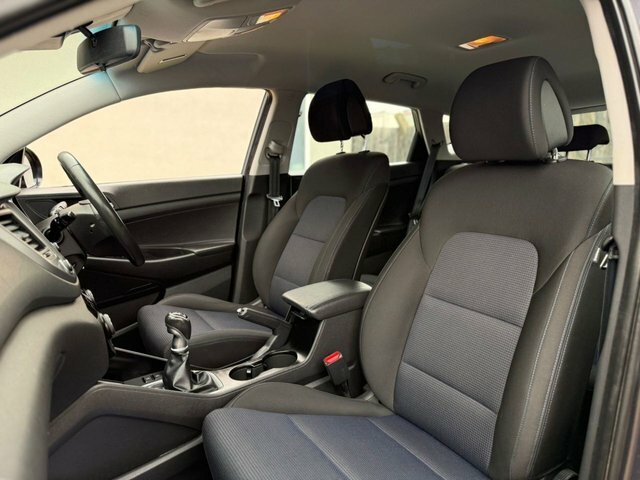 Hyundai Tucson 1.7 Crdi Blue Drive Se Nav Suv E SIG8633 Grey #3