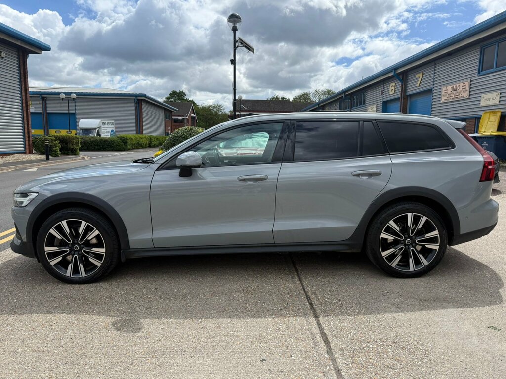 Volvo V60 2.0 B5 Mhev Ultimate Estate Hybrid ST73FMD Grey #3