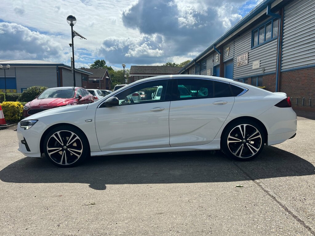 Vauxhall Insignia 2.0 Turbo D Sri VX Line Nav Grand Sport White #4