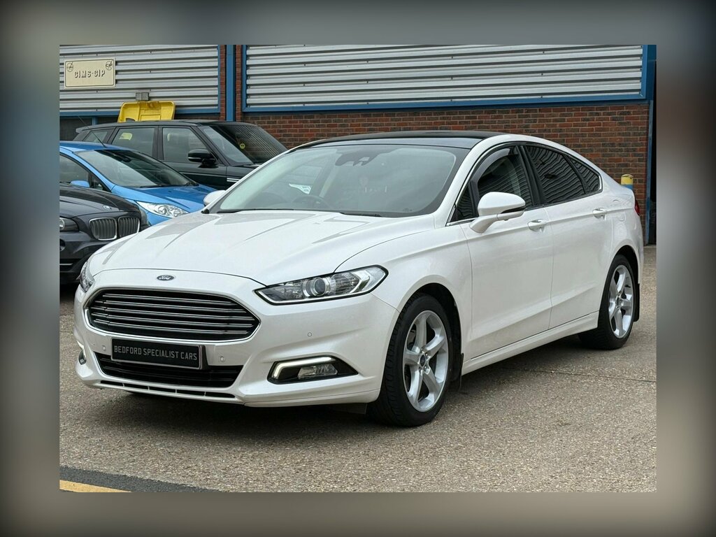 Ford Mondeo 2.0T Ecoboost Titanium Edition Hatchback Petro White #3