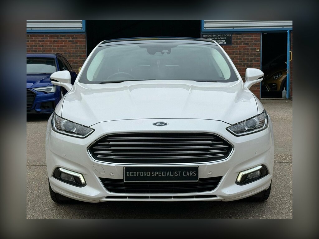 Ford Mondeo 2.0T Ecoboost Titanium Edition Hatchback Petro White #2
