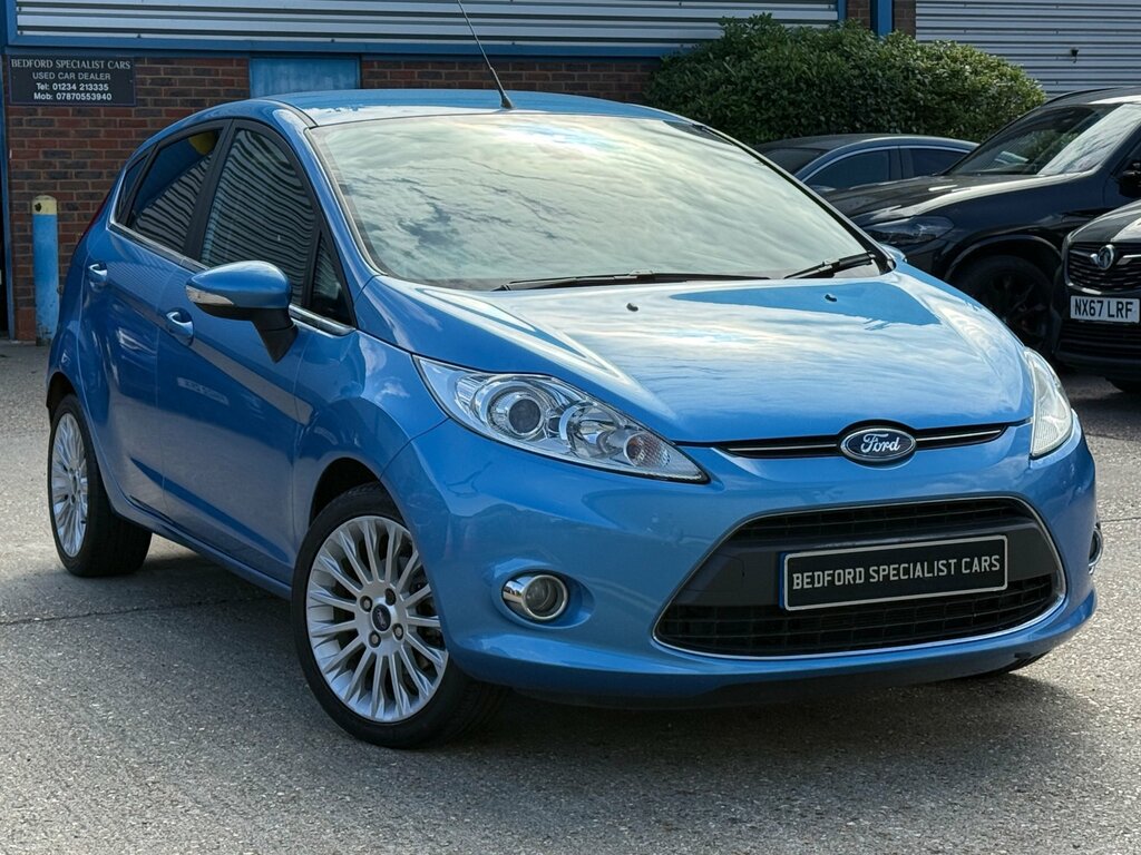 Ford Fiesta 1.6 Titanium Hatchback 134 Gkm Blue