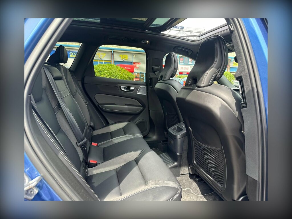 Volvo XC60 2.0H T8 Twin Engine Recharge 11.6Kwh R-design Pro LM71UOB Blue #3