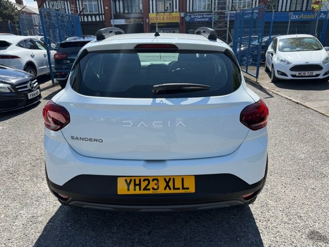 Dacia Sandero Stepway 2023 1.0 Tce Essential Hatchback YH23XLL White #4