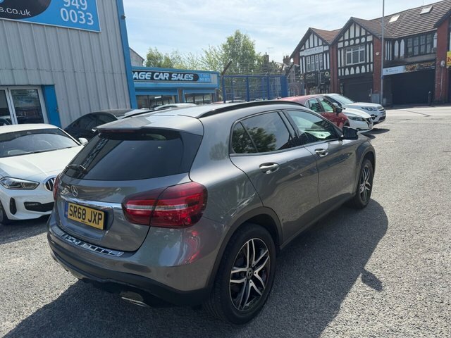 Mercedes-Benz GLA Class 2018 1.6 Gla180 Urban Edition Suv 7G-dc SR68JXP Grey #3