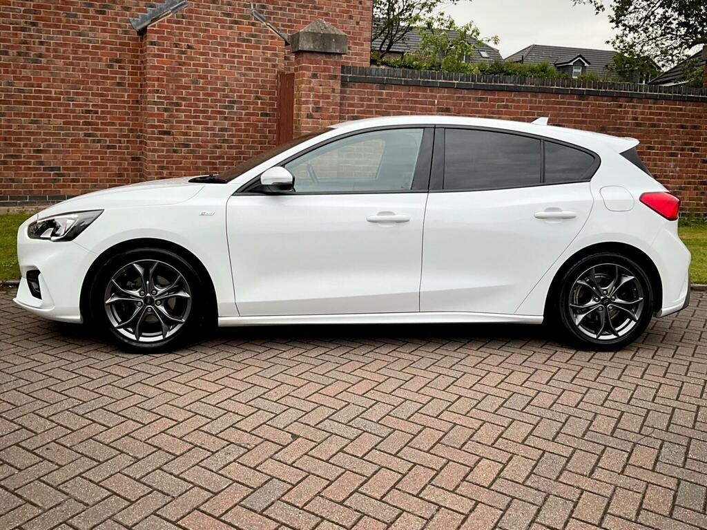 Ford Focus Hatchback 1.0T Ecoboost St-line Euro 6 Ss MC19BKF White #3