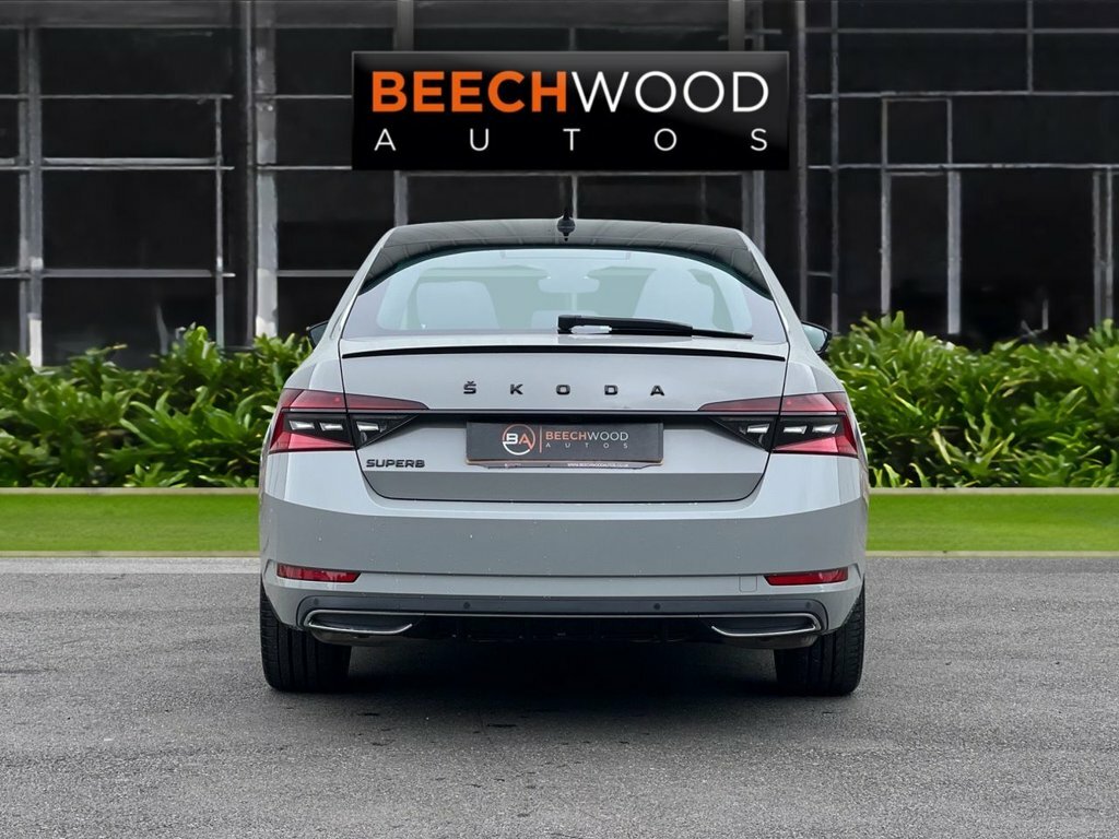 Skoda Superb 2021 2.0 Tsi Sportline Plus Hatchback D Grey #4
