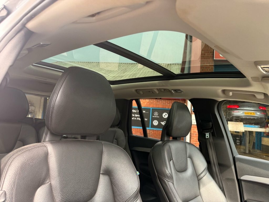Volvo XC90 2016 2.0H T8 Twin Engine 9.2Kwh Momentum Suv P GV66EUR Silver #2