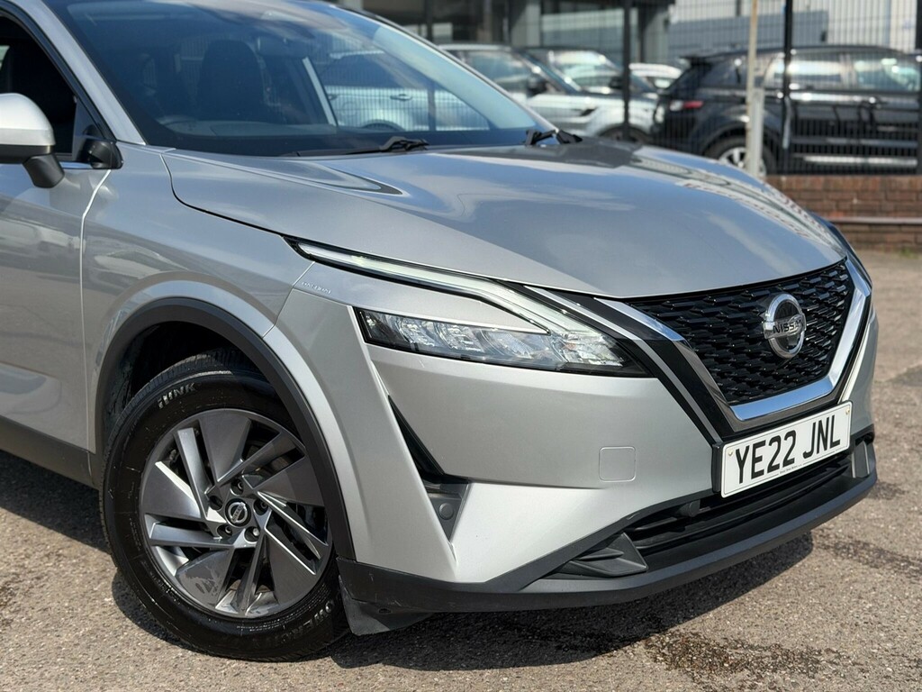 Nissan Qashqai 1.3 Dig-t Mhev Acenta Premium Xtron Euro 6 Ss 5 YE22JNL Silver #2