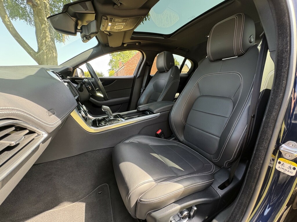 Jaguar XE Saloon 2.0 P300i R-dynamic Hse 201919 MJ19BKY Blue #2