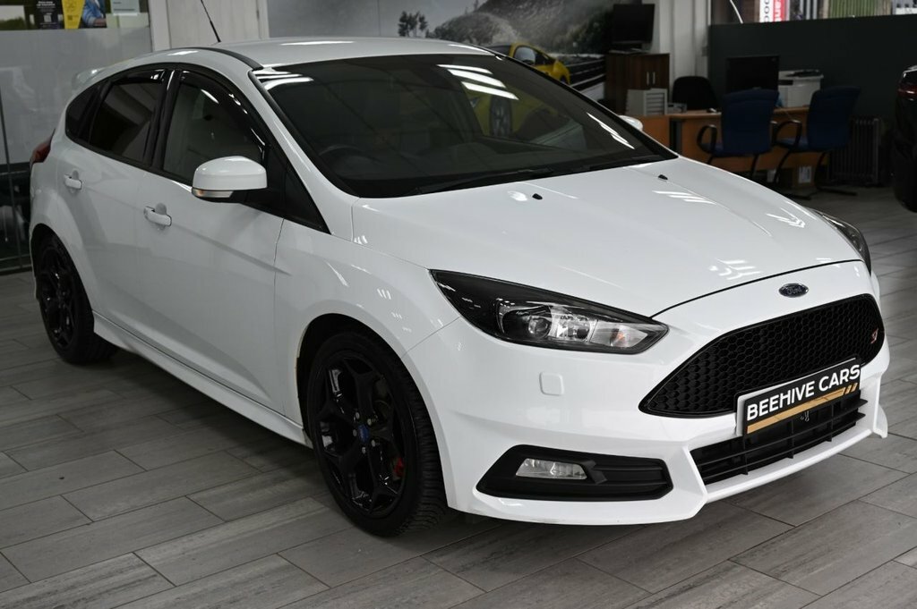 Ford Focus 2L St-3 SO15TYG White #2