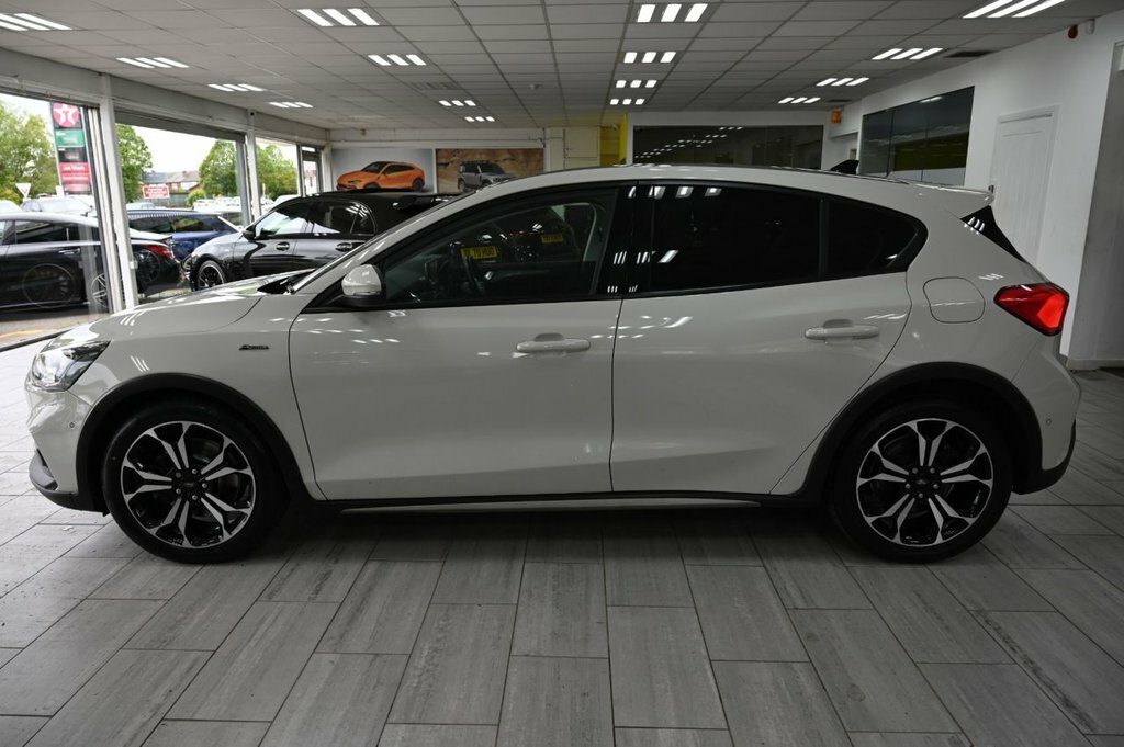 Ford Focus 2L Active X OE69AAV White #4
