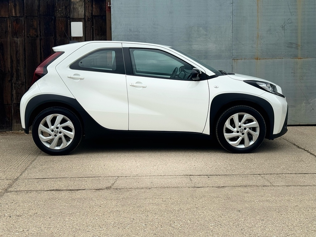 Toyota Aygo X Vvt-i Pure U3303 Ulez VK24FDA White #3