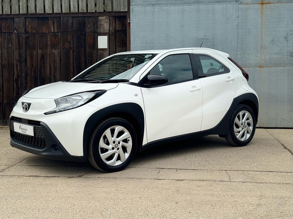 Toyota Aygo X Vvt-i Pure U3303 Ulez VK24FDA White #2