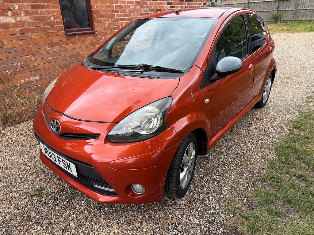 Toyota Aygo Vvt-i Fire U3317 Ulez WU13FSK Orange #2