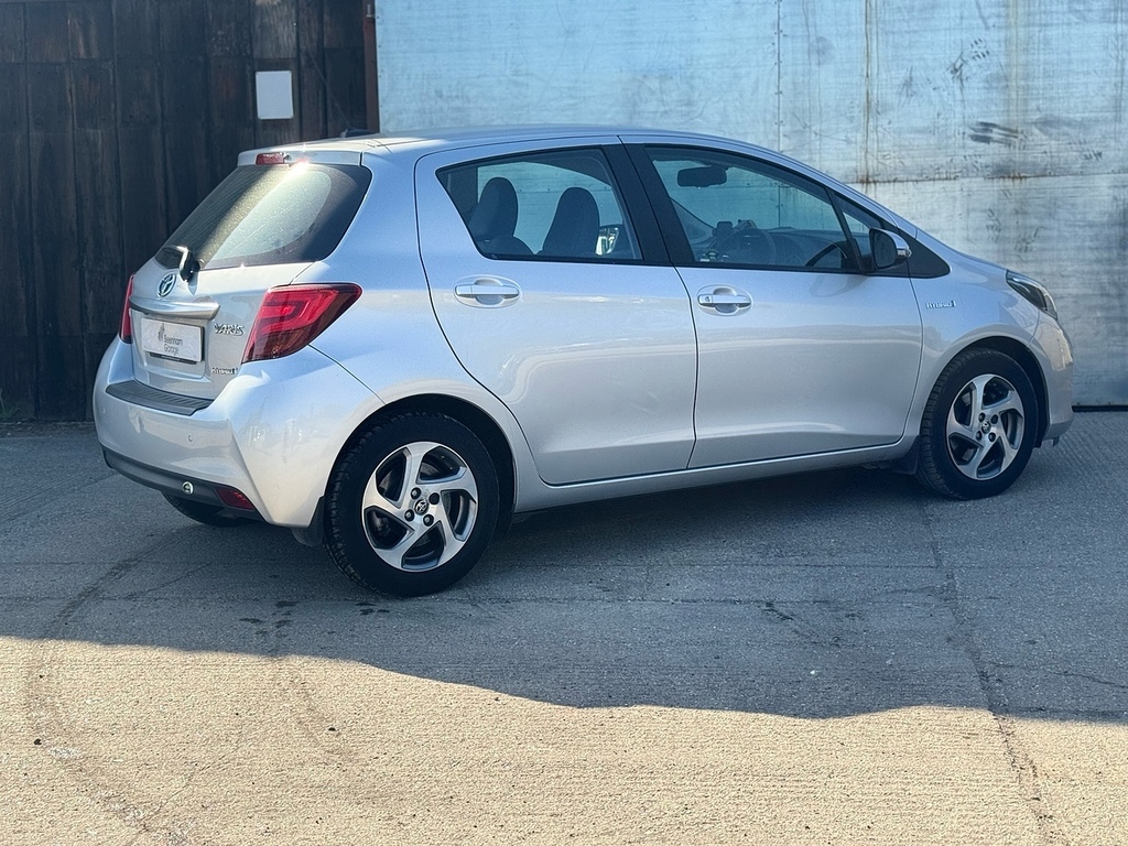 Toyota Yaris Vvt-h Excel U3339 Ulez EY65MWD Silver #6