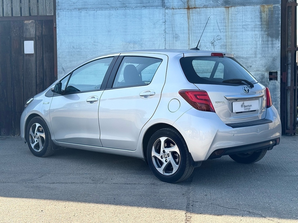 Toyota Yaris Vvt-h Excel U3339 Ulez EY65MWD Silver #5