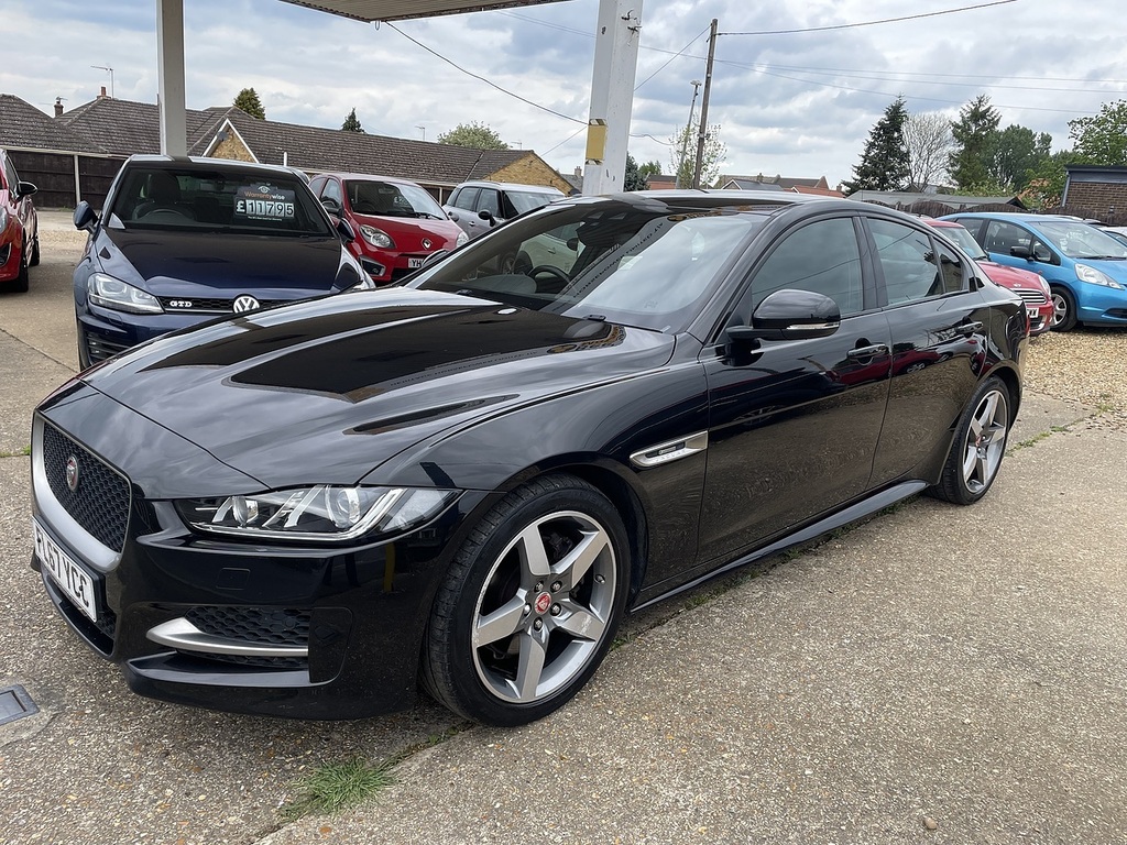 Jaguar XE D R-sport Black
