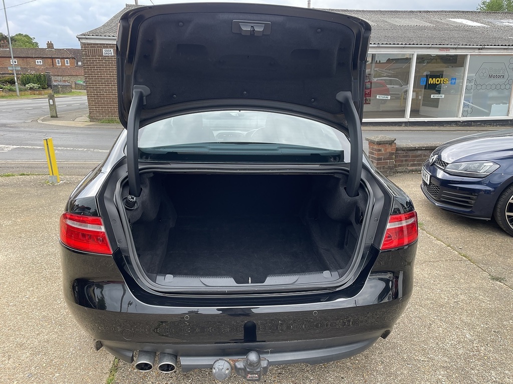 Jaguar XE D R-sport FL67YCC Black #5