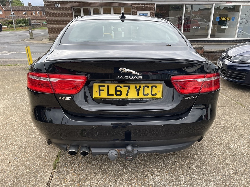 Jaguar XE D R-sport FL67YCC Black #4