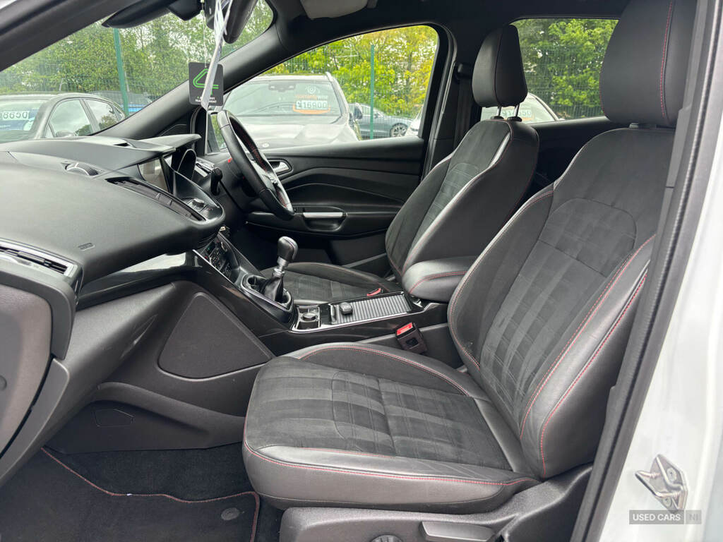 Ford Kuga 1.5 Tdci St-line 2Wd EN19MHO White #4