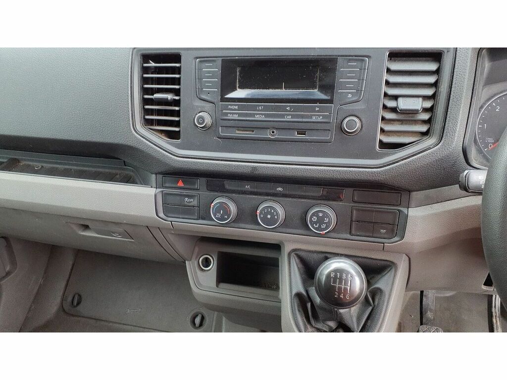 Volkswagen Crafter Tdi Cr35 Bluemotion Tech Startline DU68ETZ White #4