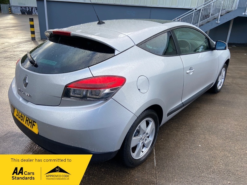 Renault Megane Dynamique Tomtom Vvt 1.6 SG61RHF Silver #4