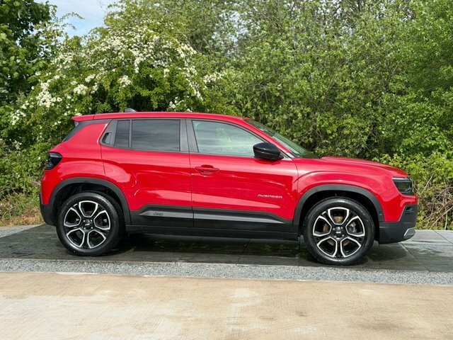 Jeep Avenger 54Kwh Summit Suv 156 Ps FJ24JJZ Red #3
