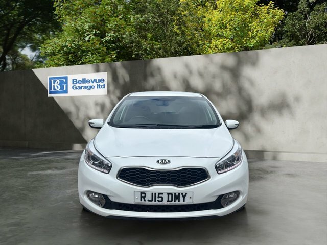 Kia Ceed 1.6 Gdi 3 Hatchback Dct Euro 5 133 Bhp White #3