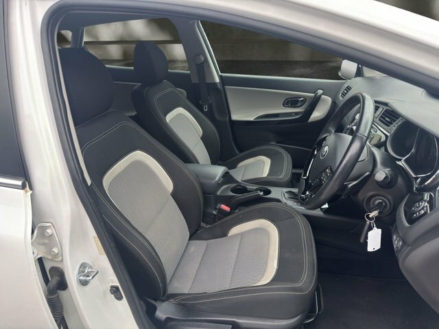 Kia Ceed 1.6 Gdi 3 Hatchback Dct Euro 5 133 Bhp White #2