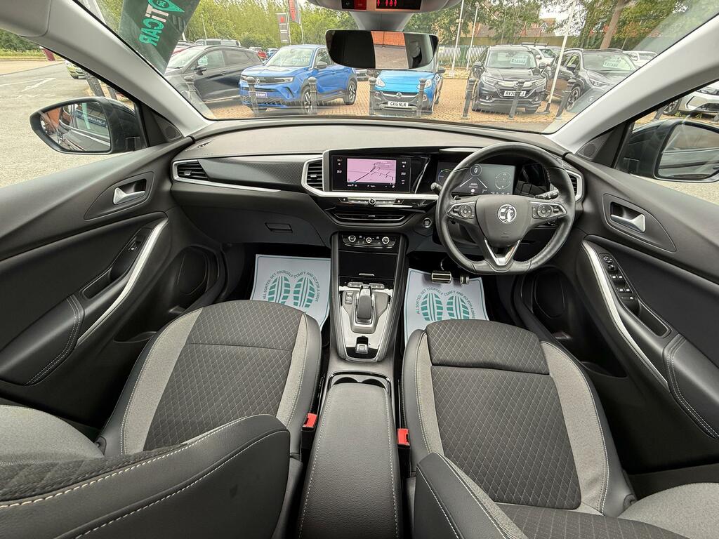 Vauxhall Grandland 1.6 13.2Kwh Gs Line Suv Plug-in Hybrid AMZ1401 Black #2
