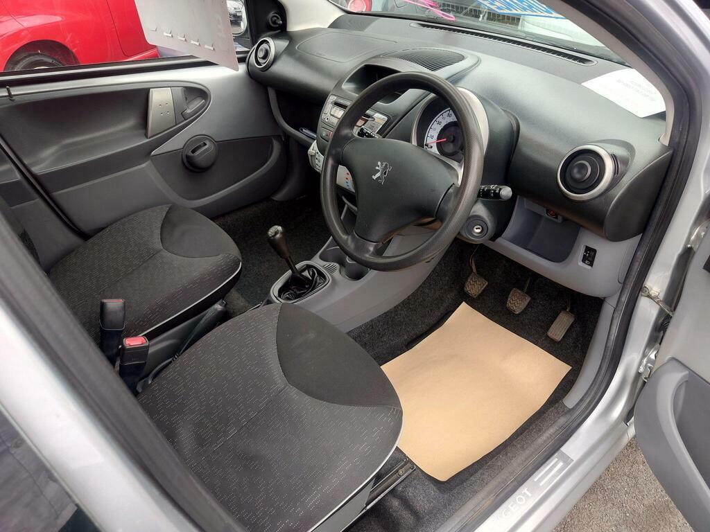 Peugeot 107 1.0 12V Urban Euro 5 BT61OVH Silver #5