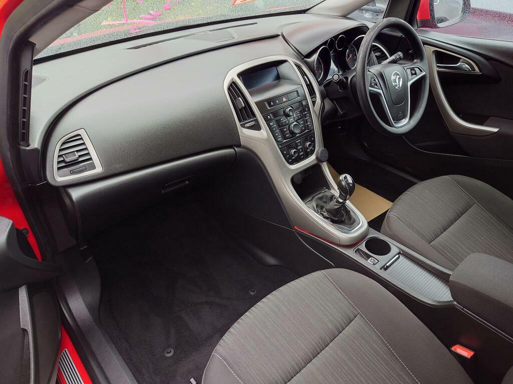 Vauxhall Astra 1.6 16V Exclusiv Euro 5 Red #6