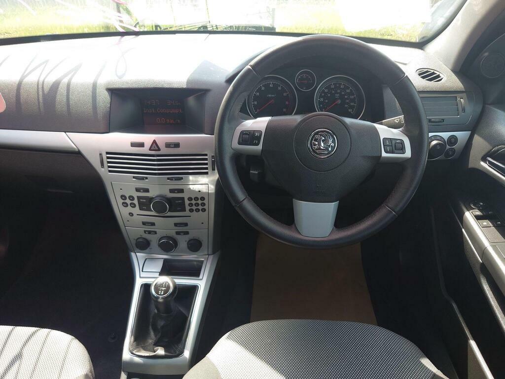 Vauxhall Astra 1.4I 16V Active Red #3