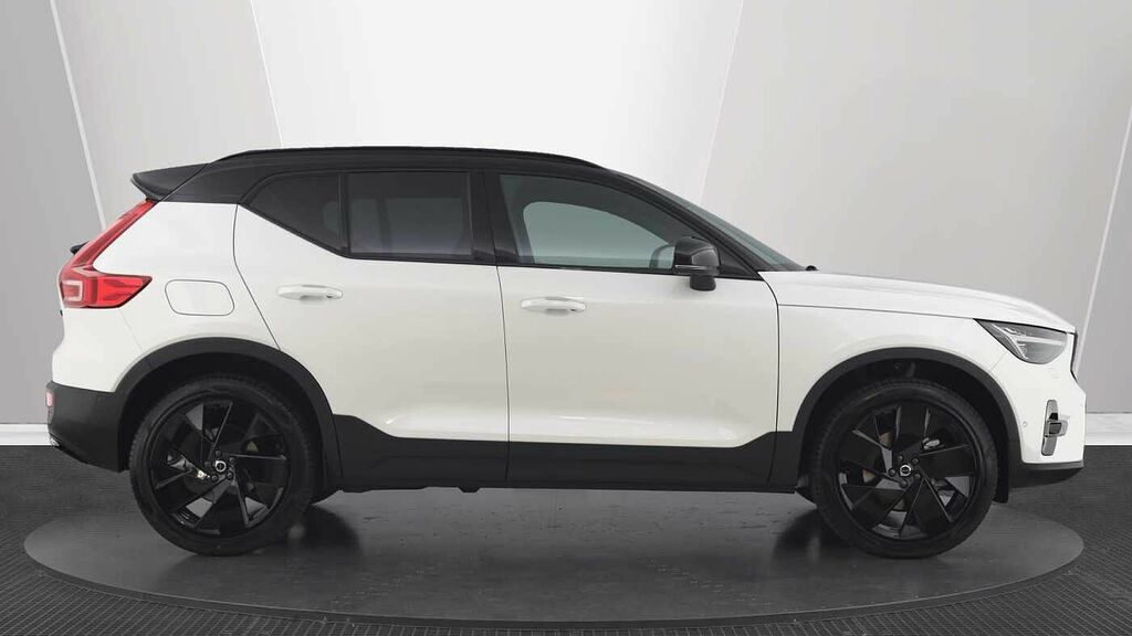 Volvo XC40 Black Edition Ultra, B3 Mild Hybrid, Sunro KN75FHL White #3