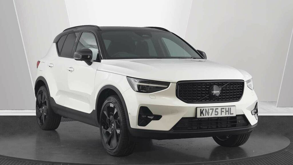 Volvo XC40 Black Edition Ultra, B3 Mild Hybrid, Sunro White