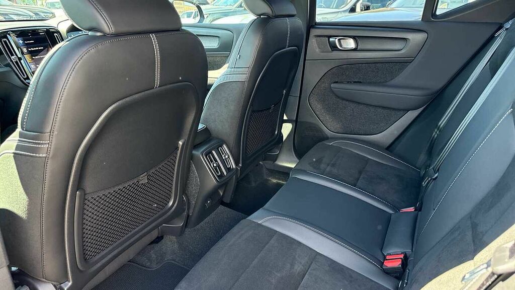 Volvo XC40 R-design, T3 Sensus Nav, Power Tailgate NA22ZXL Blue #6