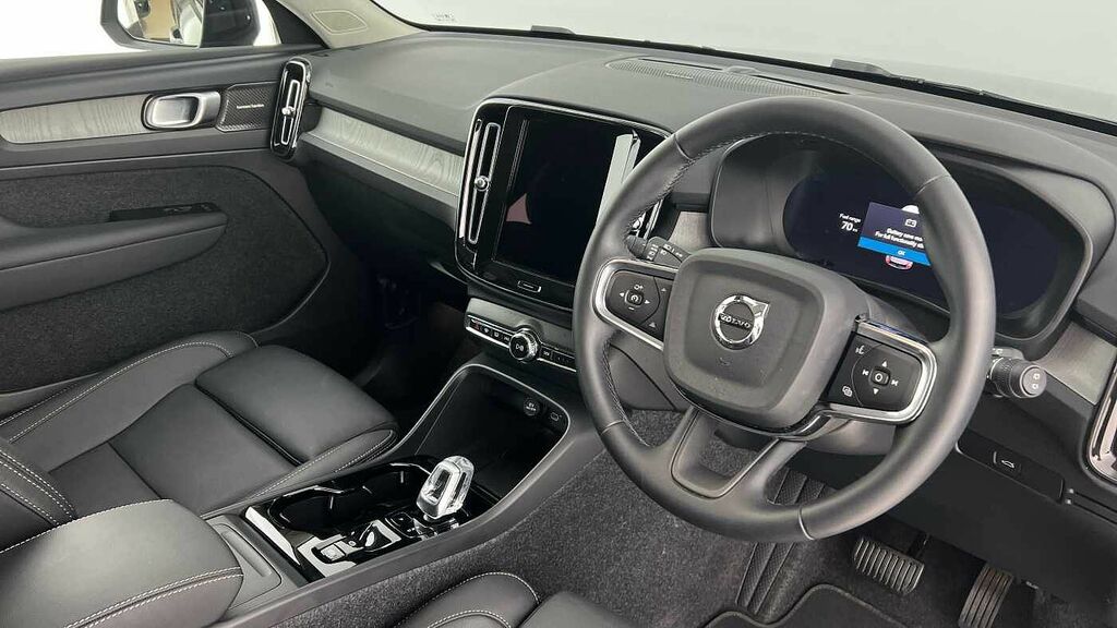 Volvo XC40 Ultra, B3 Mild Hybrid, Dark Forest Lake, OV75BLJ #4