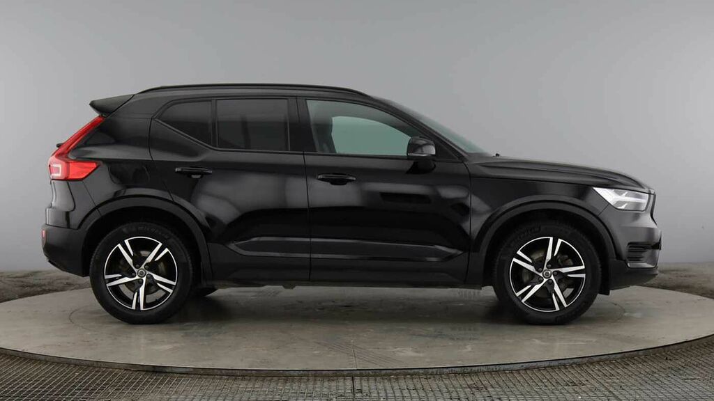 Volvo XC40 R-design, B4 Awd Mild Hybrid Climate Pack, Heated FT71DFX Black #2