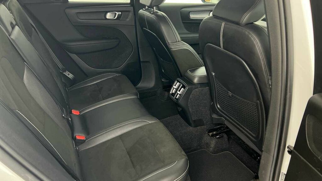 Volvo XC40 D4 Awd R-design Pro Panoramic Sunroof, KK18BGZ White #6