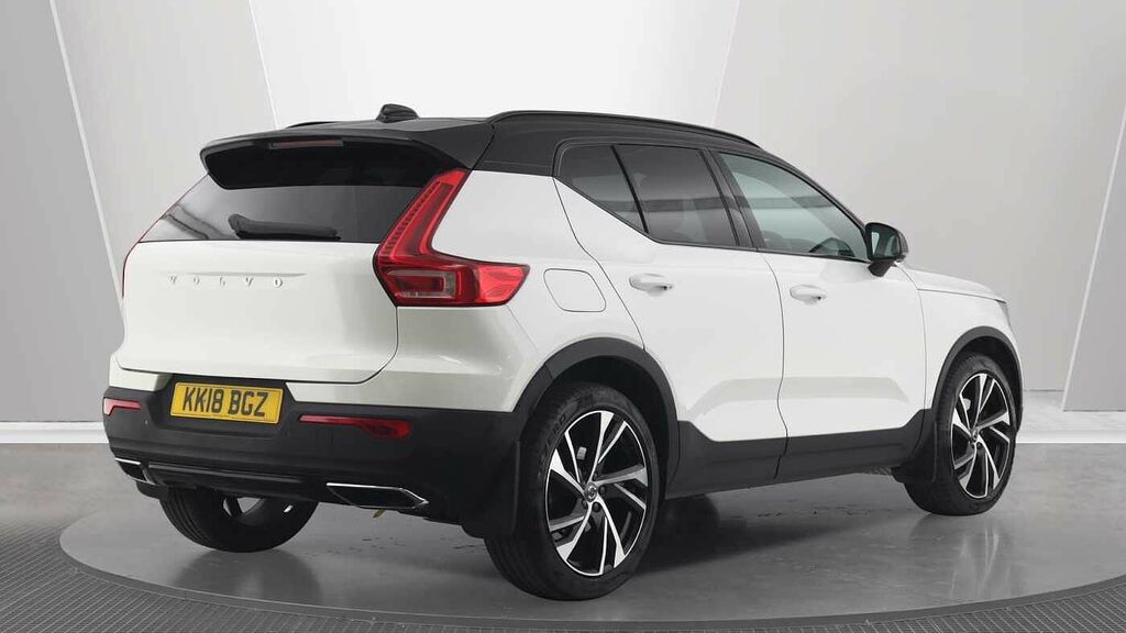 Volvo XC40 D4 Awd R-design Pro Panoramic Sunroof, KK18BGZ White #2