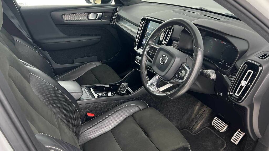 Volvo XC40 D4 Awd R-design Pro Panoramic Sunroof, KK18BGZ White #4