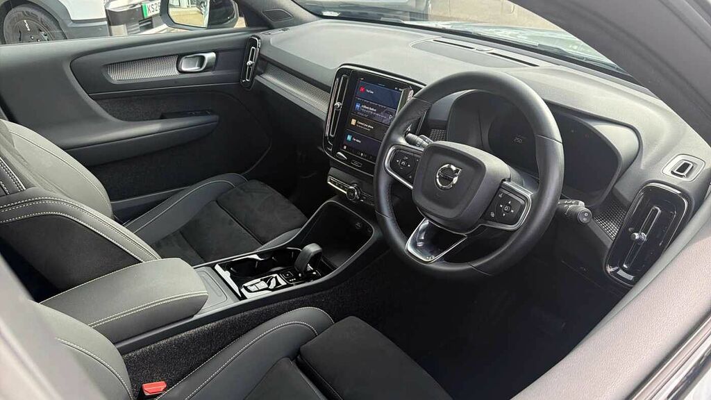 Volvo XC40 Plus, B4 Mild Hybrid, Dark RV74UYU Grey #4