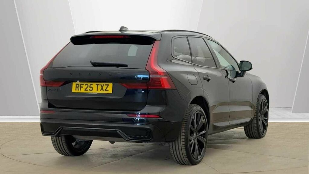 Volvo XC60 Black Edition Plus, T6 Awd Plug-in Hybrid, Electri RF25TXZ Black #3